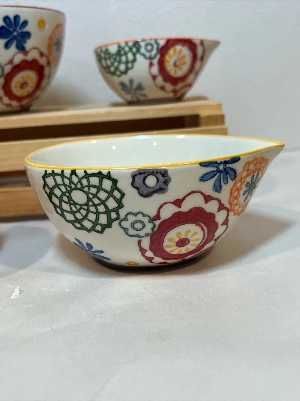 P1 Pier 1 EUC 4-Piece Multicolor Floral Ceramic Nesting Measuring Cups | Boho